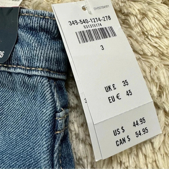Hollister Womens Ultra high rise Denim Shorts size W26 - Picture 3 of 11